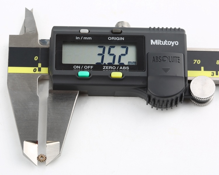 粉末冶金加工零件的這些問題，或許是壓制壓力設(shè)錯(cuò)了！